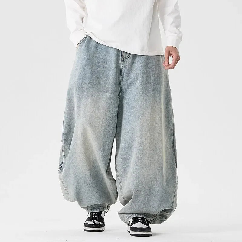 Distressed Loose Fit Jeans