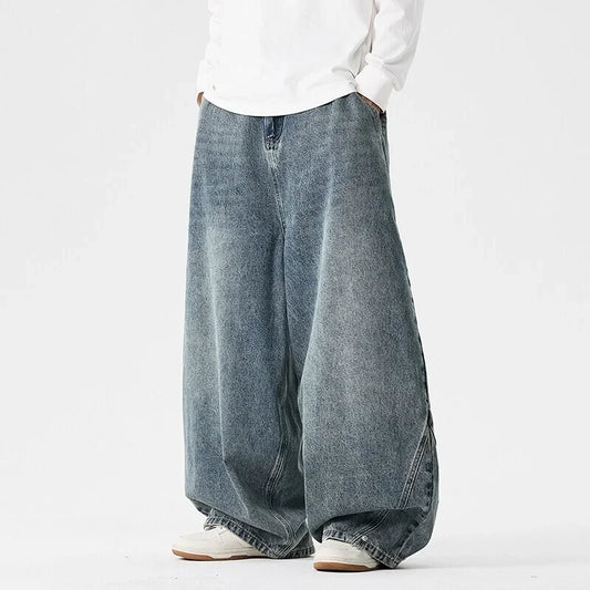 Distressed Loose Fit Jeans
