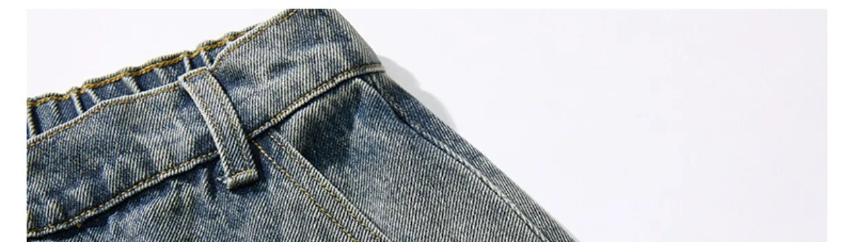 Distressed Loose Fit Jeans